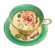 Load image into Gallery viewer, Paragon With Pink Cabbage Roses