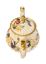 Load image into Gallery viewer, Rare 4 Cup Sadler Swirled Teapot