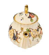 Load image into Gallery viewer, Rare 4 Cup Sadler Swirled Teapot