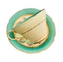 Load image into Gallery viewer, Paragon With Pink Cabbage Roses