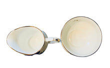 Load image into Gallery viewer, Elizabethan Red Roses