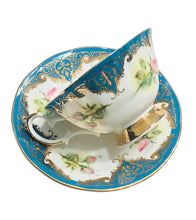 Load image into Gallery viewer, Elizabethan White and Pink Roses