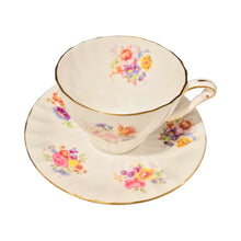 Load image into Gallery viewer, Queen Anne White Swirled Floral