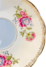 Load image into Gallery viewer, Royal Albert Reverie