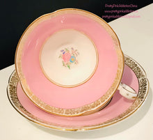 Load image into Gallery viewer, Old Royal Pedestal