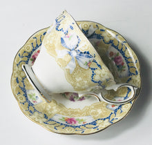 Load image into Gallery viewer, Royal Albert Valentine