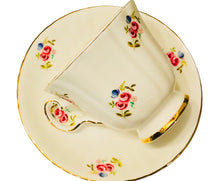 Load image into Gallery viewer, Royal Grafton Roses