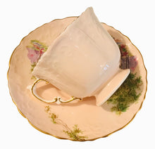 Load image into Gallery viewer, Peach Aynsley Country Scene