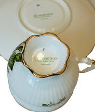 Load image into Gallery viewer, Elizabethan Red Roses