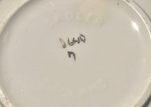 Load image into Gallery viewer, Sadler Beehive No.3640