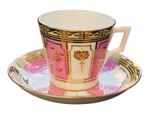 Load image into Gallery viewer, Antique Crown Chelsea