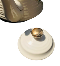 Load image into Gallery viewer, Sadler Beehive