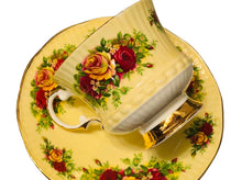 Load image into Gallery viewer, Elizabethan Yellow Roses