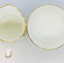 Load image into Gallery viewer, Royal Albert Lavender Rose