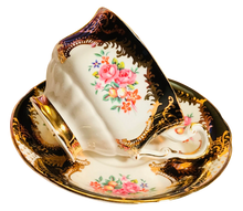 Load image into Gallery viewer, Paragon Black Gold Filigree