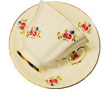 Load image into Gallery viewer, Royal Grafton Roses