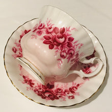 Load image into Gallery viewer, Royal Albert Serenade