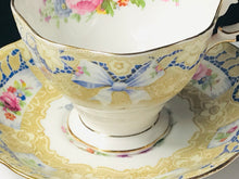 Load image into Gallery viewer, Royal Albert Valentine