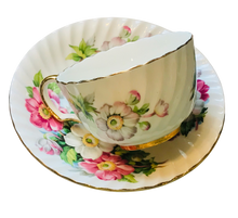 Load image into Gallery viewer, Stanley Elizabethan Potteries