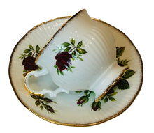 Load image into Gallery viewer, Elizabethan Red Roses