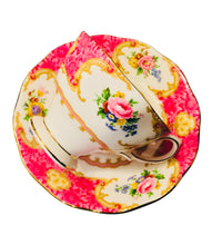 Load image into Gallery viewer, Royal Albert Lady Carlyle