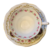 Load image into Gallery viewer, Royal Albert Cameo Series Keepsake