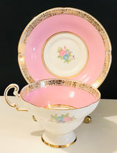 Load image into Gallery viewer, Old Royal Pedestal