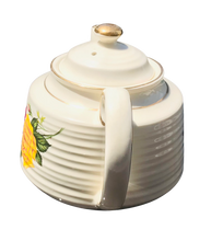 Load image into Gallery viewer, Sadler Beehive