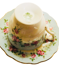 Load image into Gallery viewer, Aynsley Blue Crocus