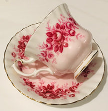 Load image into Gallery viewer, Royal Albert Serenade