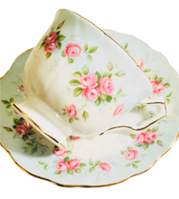 Load image into Gallery viewer, Aynsley Blue Crocus