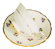 Load image into Gallery viewer, Royal Stafford Sweet Violets