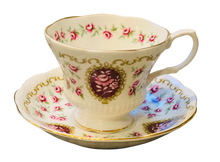 Load image into Gallery viewer, Royal Albert Cameo Series Keepsake