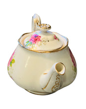 Load image into Gallery viewer, Royal Albert 4 Cup American Beauty Teapot