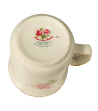 Load image into Gallery viewer, Royal Albert American Beauty
