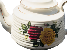 Load image into Gallery viewer, Sadler Beehive