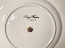 Load image into Gallery viewer, Royal Winton Plate