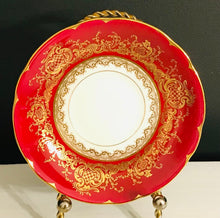 Load image into Gallery viewer, Regal Coalport Regina Victoria