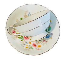 Load image into Gallery viewer, Paragon White Floral
