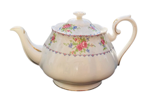 Load image into Gallery viewer, Royal Albert 6 Cup Petit Point
