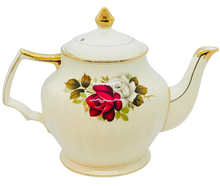 Load image into Gallery viewer, 4 Cup Sadler Roses Teapot
