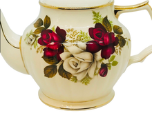 Load image into Gallery viewer, 4 Cup Sadler Roses Teapot
