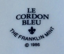 Load image into Gallery viewer, Franklin Mint Le Cordon Bleu 1986 Jello Mold
