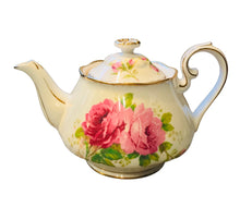 Load image into Gallery viewer, Royal Albert 4 Cup American Beauty Teapot
