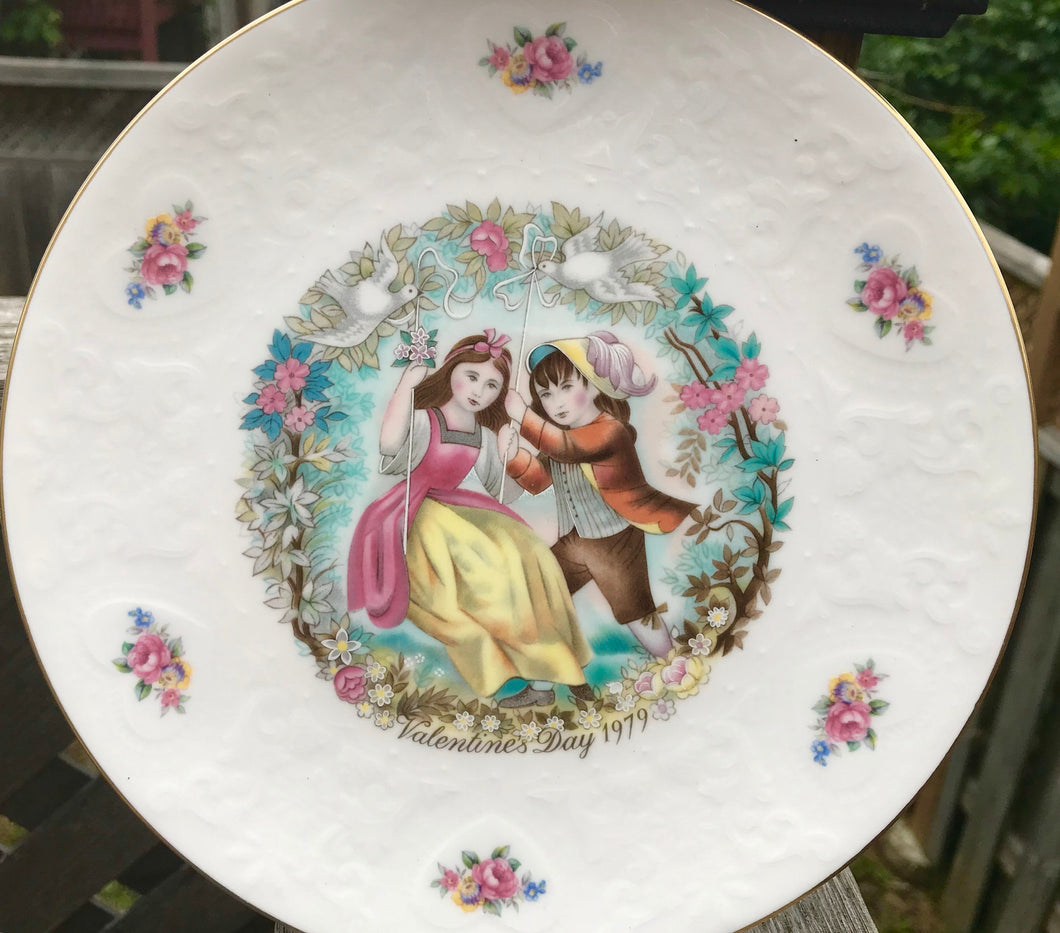Royal Doulton Valentines Day 1979 Plate