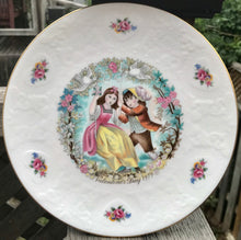 Load image into Gallery viewer, Royal Doulton Valentines Day 1979 Plate
