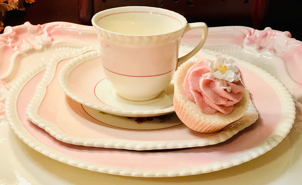 Pretty In Pink-Beautiful Johnson Bros Old English 4 Piece Set